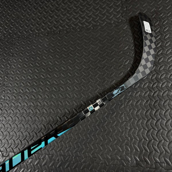 Senior Bauer Pulse Right Handed Hockey Stick P92 77 Flex (New) - Original - Teal