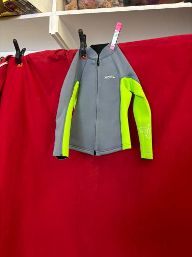 Wetsuit: Longsleeve Rash Guard Small / Medium 2mm XCEL Wetsuits / Drysuits (Used)