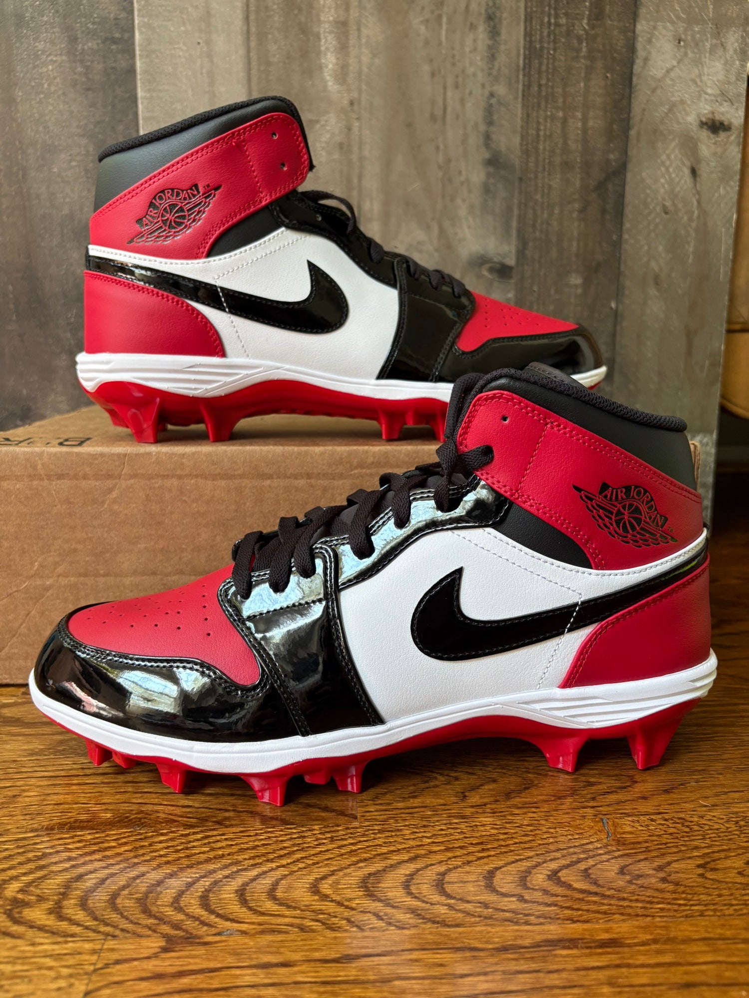 Nike Air Jordan 1 Mid TD Football Cleats Bred Toe FJ6805 601 Men\'s Size Red MENS SIZE 11 Nike Air Jordan 1 Mid TD Bred Toe Football  main image 2