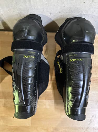 Senior CCM XF Pro 16" Shin Pads (Used)