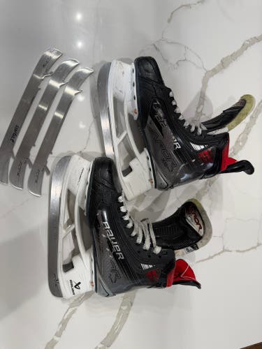 2023 Bauer Vapor X5 Pro Hockey Skates Size 5.5 (Used)