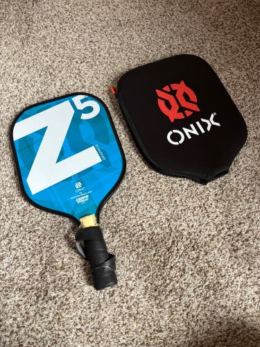 Blue Onix Sports Graphite Z5 Pickleball Paddle (Used)
