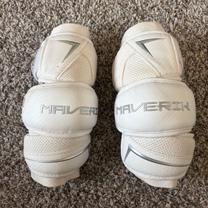 Lightly Used Maverik M6 Elbow Pads (Medium)