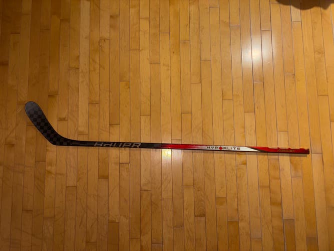 Senior Bauer Vapor Hyperlite 2 Right Handed Hockey Stick P28 70 Flex Pro Stock