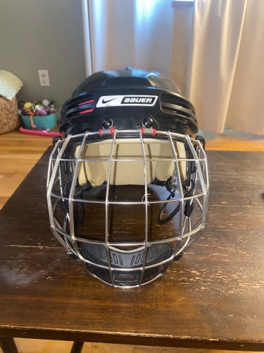 Medium Nike Bauer 4500 Helmet (Used)