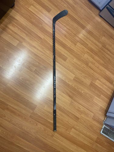 Senior Warrior Alpha DX Right Handed Hockey Stick P28 90 Flex (Used)