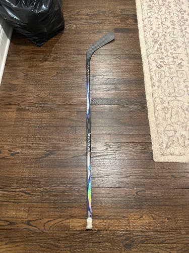 Junior Bauer Vapor Flylite Right Handed Hockey Stick P92 40 Flex (Used)
