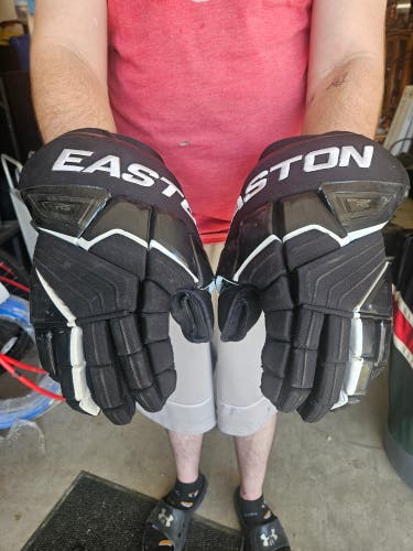 Easton Stealth RS Gloves 15"