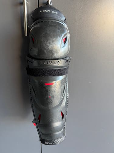 Intermediate Bauer Vapor 3X Pro 14" Shin Pads (Used)