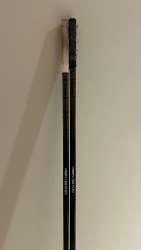 Intermediate Bauer Vapor Hyperlite 2 Right Handed Hockey Stick 65 Flex Pro Stock (Used)