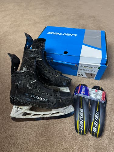 2022 Bauer Supreme Mach Hockey Skates 8.5 (Used)
