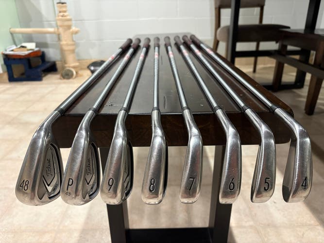 Men's 2021 Titleist T300 Right Handed Iron Set Stiff Flex (8 Clubs) #4 - #9, PW, GW (Used)