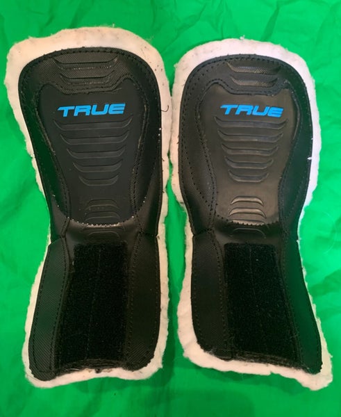 True VH White Felt Replacement Tongues Medium For 6-8.5 Skates *Read Full Description*