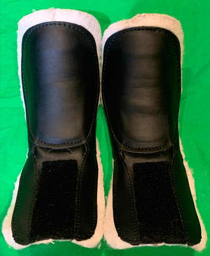 True VH White Met-Guard Felt Replacement Tongues Medium For 6-8.5 Skates *Read Full Description*