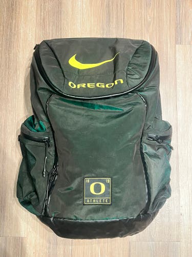 Nike Oregon Ducks Team Issued Athlete Utility Elite Backpack 2018 2019 PE Green