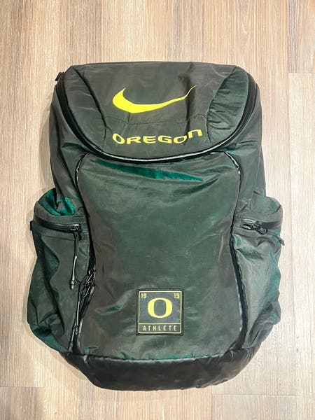 Nike Oregon Ducks Team Issued Athlete Utility Elite Backpack 2018 2019 PE Green | SidelineSwap | Buy and Sell on SidelineSwap Nike Oregon Ducks Team Issued Athlete Utility Elite Backpack 2018 2019 PE Green | SidelineSwap | Buy and Sell on SidelineSwap