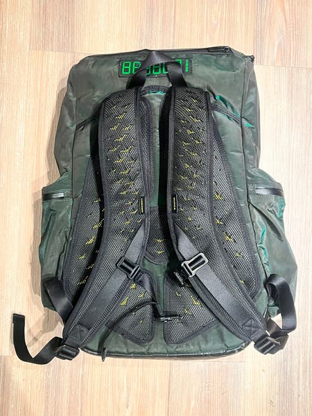 Nike Oregon Ducks Team Issued Athlete Utility Elite Backpack 2018 2019 PE Green | SidelineSwap | Buy and Sell on SidelineSwap Nike Oregon Ducks Team Issued Athlete Utility Elite Backpack 2018 2019 PE Green | SidelineSwap | Buy and Sell on SidelineSwap