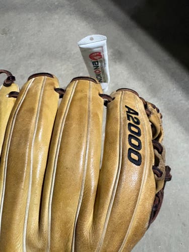 Wilson A2000 RH Infield Baseball Glove 11.5" (Used)