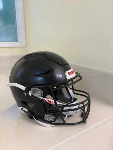 Medium Youth Riddell SpeedFlex Helmet (Used)