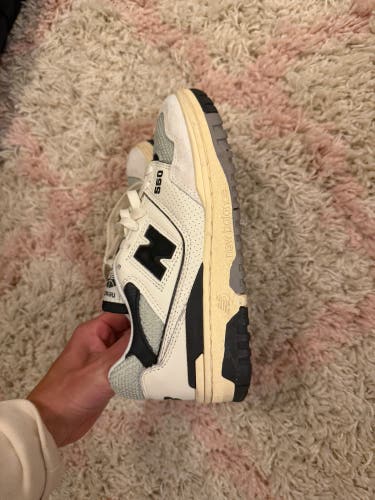 White/Black Women's New Balance 550