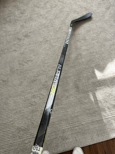 Senior Warrior Alpha DX Pro Team Right Handed Hockey Stick P28 100 Flex Pro Stock (Used)