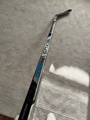 Senior Bauer Nexus 2900 Right Handed Hockey Stick P88 77 Flex (Used)
