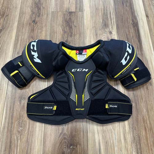CCM Tacks SP9040 Hockey Shoulder Pads, Senior Small
