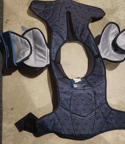 Men's Large Senior Bauer Shoulder Pads (Used)
