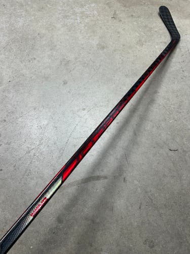 90 Flex P28 Senior CCM Jetspeed FT4 Pro Left Hand Hockey Stick Pro Stock (New)