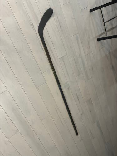 Senior Warrior Covert QR6 Pro Right Handed Hockey Stick P28 90 Flex Pro Stock (New)