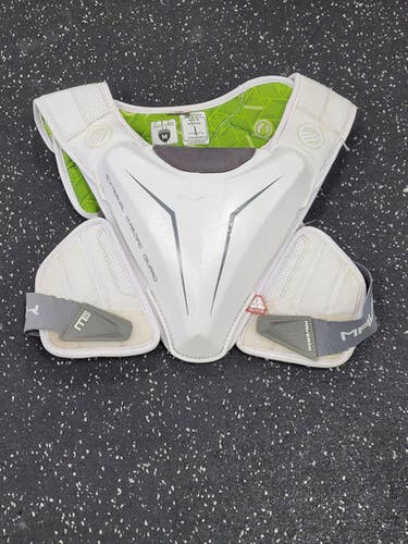 Used Maverik M5 EKG Lacrosse Shoulder Pads White MD 11849-S000039839