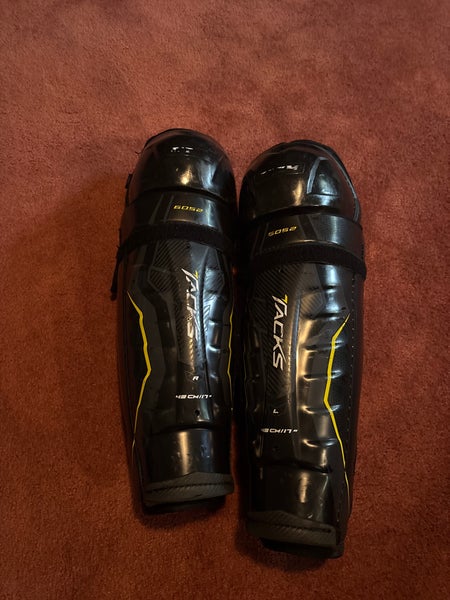 Senior CCM Tacks 6052 17" Shin Pads (Used)