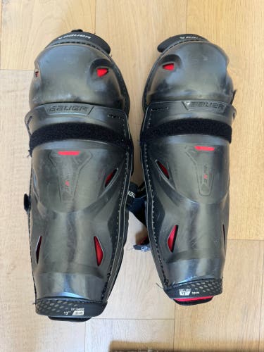 BAUER VAPOR 3X PRO HOCKEY SHIN GUARDS - INTERMEDIATE 13”