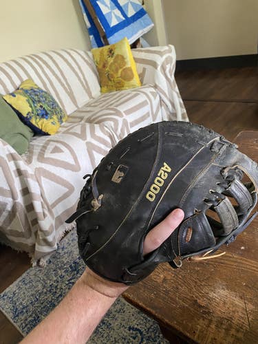Wilson RH First Base A2000 1679 Baseball Glove 12.5" (Used)