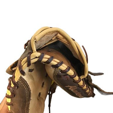 Used Akadema APM 241 BB/SB Catchers RH Throw Brown 33" 11730-S000071390