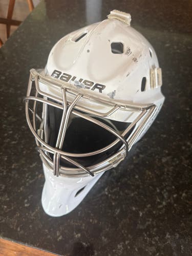 Senior Medium Bauer NME Goalie Mask (Used)