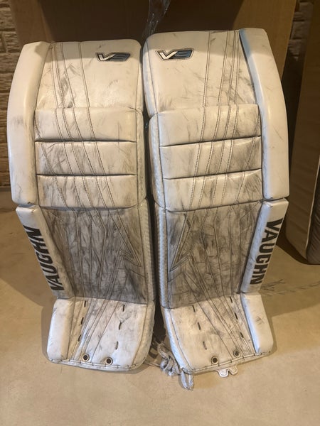 33" Vaughn Velocity V9 Goalie Leg Pads (Used)