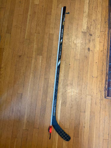 Intermediate Bauer TotalOne NXG Right Handed Hockey Stick PM9 67 Flex (New)