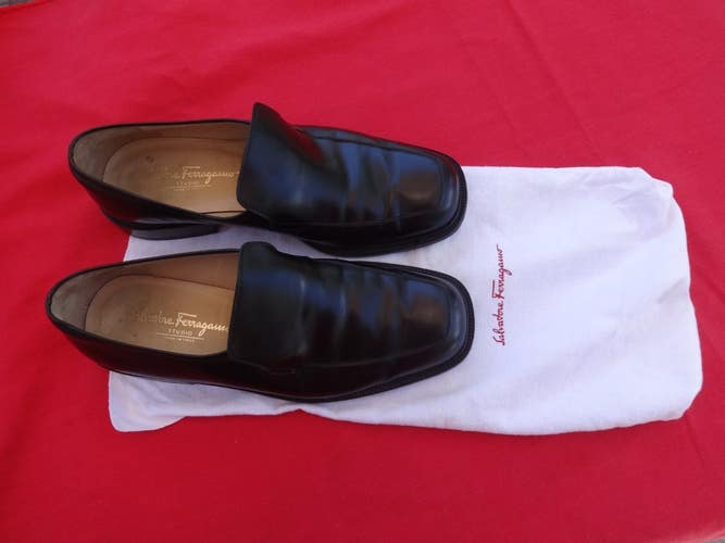 FERRAGAMO Men's Black Dress Shoes Size 10 EE