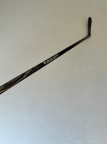 New 77 Flex P92 Senior Bauer Vapor (Flylite dress) Left Hand Pro Stock Hockey Stick - Black