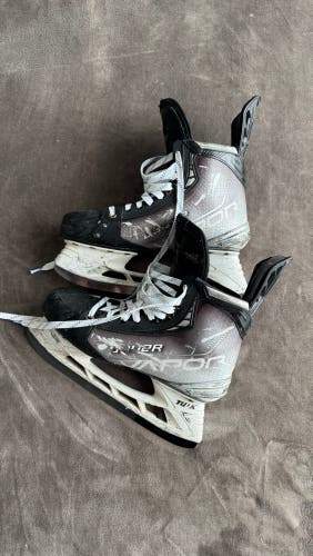 Bauer Vapor Hyperlite Hockey Skates Pro Stock 11 (Used)