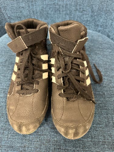Wrestling Shoes: Black Unisex Youth 3.5Y (Big Kids / Youth) Adidas (Used)