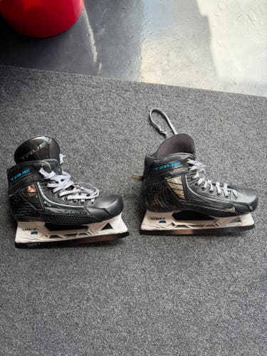True VH Hockey Skates 8.5 (Used)
