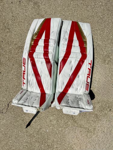 NHL 33" 2025 True Catalyst Px5 Goalie Leg Pads (Used)