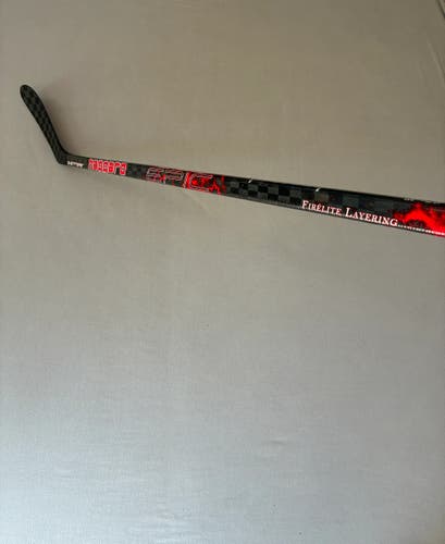 New 65 Flex P28 Intermediate Haggard Epic Right Hand Hockey Stick