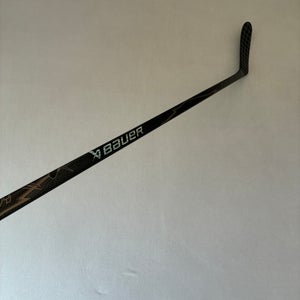 New 77 Flex P28 Senior Bauer Vapor League (Flylite dress) Left Hand Pro Stock Hockey Stick - Black