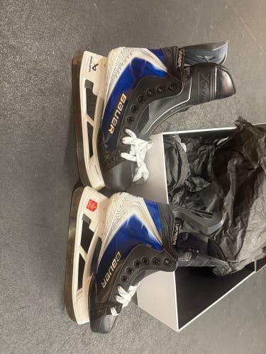 2025 Custom Bauer Vapor Flylite Hockey Skates Regular Width 7.5 (New)