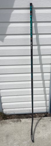 Intermediate Bauer Twitch Right Handed Hockey Stick P28 55 Flex (New)