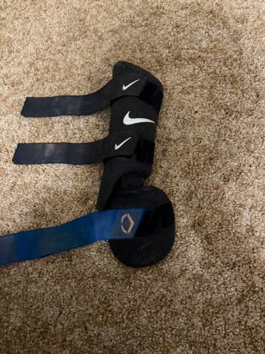 Black Senior Nike (Used)