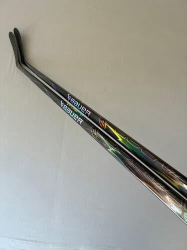 *2 Pack* of New 82 Flex P28 Senior Bauer Vapor League (Flylite dress) RH Hockey Sticks - Black